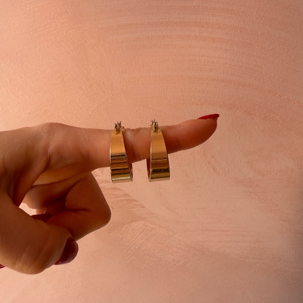 Women’s chunky Elegant Gold Hoop Earrings